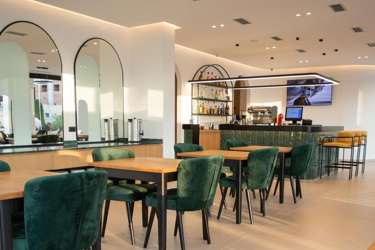 Colosseum Hotel Ksamil Eksteriør bilde