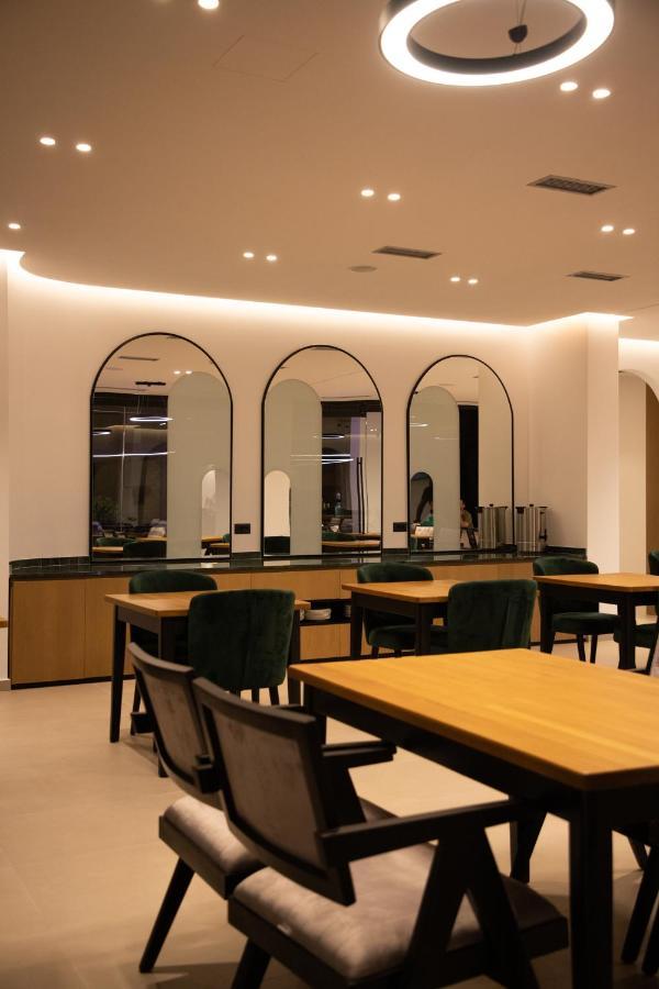 Colosseum Hotel Ksamil Eksteriør bilde