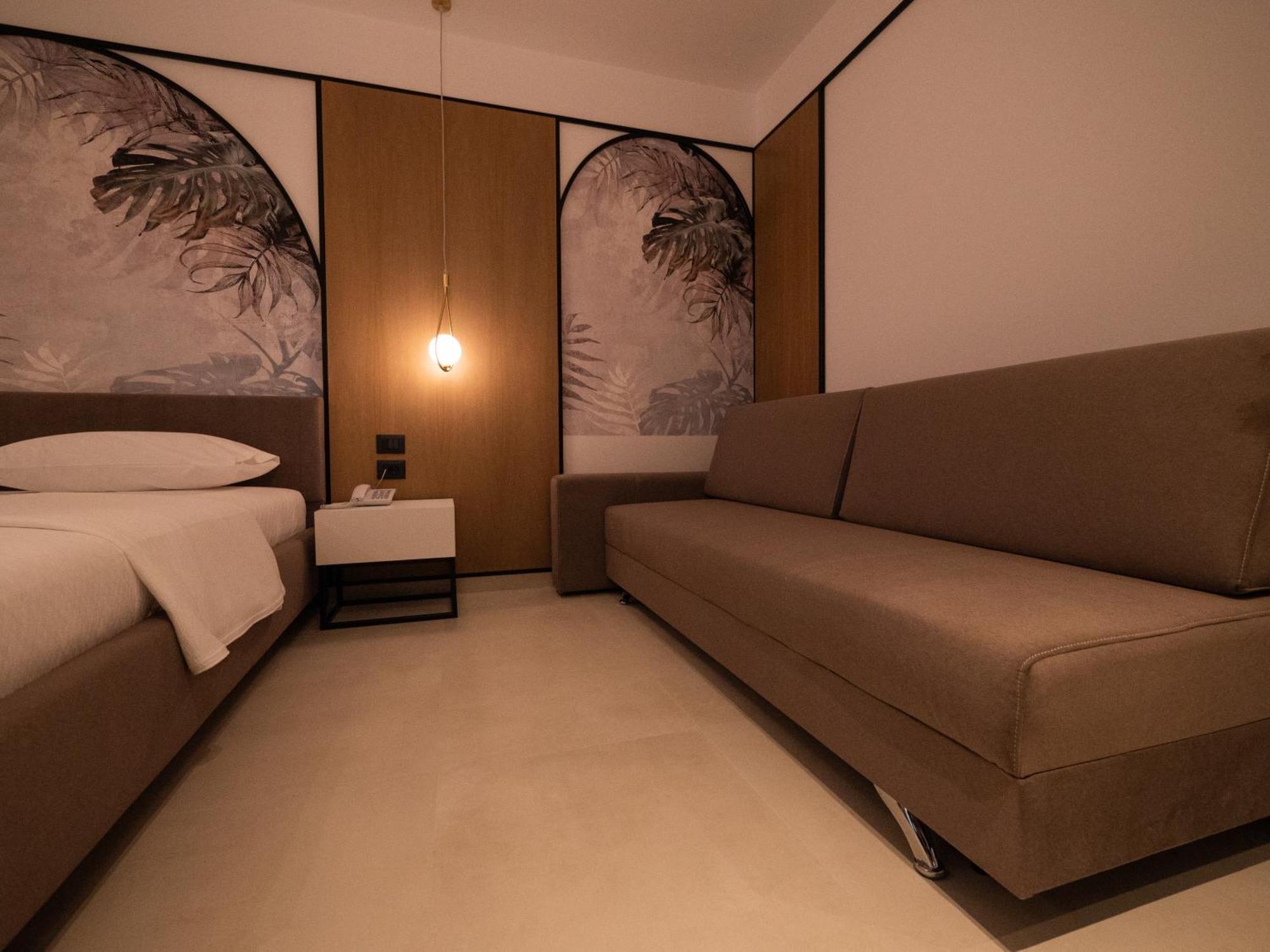 Colosseum Hotel Ksamil Eksteriør bilde